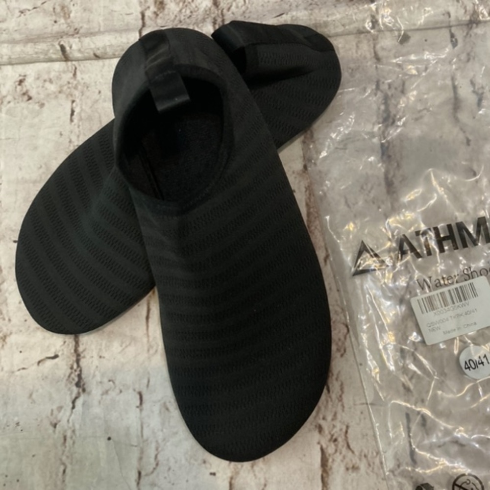 NWOT ATHMILE black water shoes stretchy and comfy, size 9…
